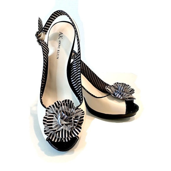 NWOT — Anne Klein Black & Cream 4 inch heels  size 8M - Picture 1 of 15